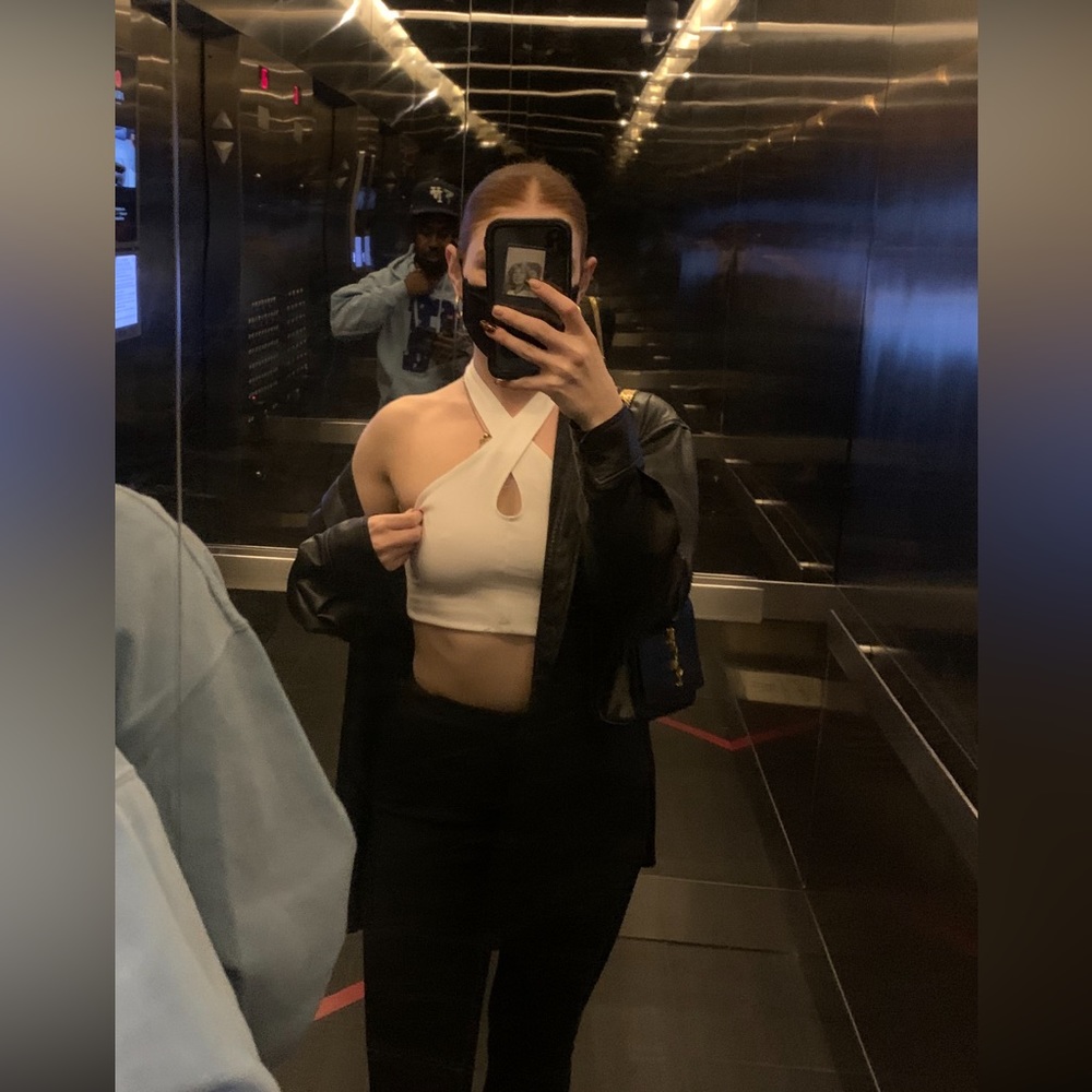 ARITZIA CRIS-CROSS HALTER TOP - Picture 1 of 3